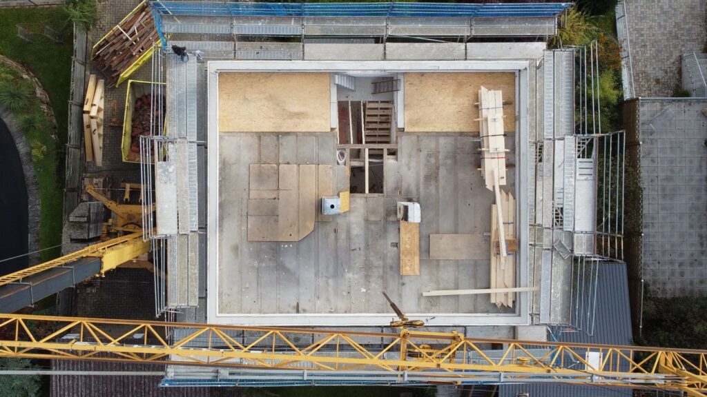 Aufstockung Wohngebäude mit Dachflächenfenstern – Zimmerei & Holzbau Seitz im Spessart