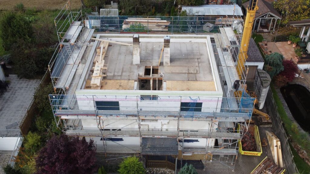 Aufstockung Wohngebäude mit Dachflächenfenstern – Zimmerei & Holzbau Seitz im Spessart