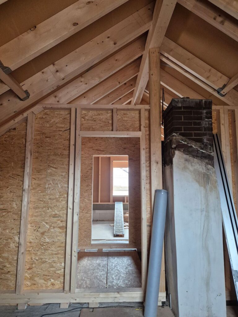 Aufstockung Wohngebäude mit Dachflächenfenstern – Zimmerei & Holzbau Seitz im Spessart
