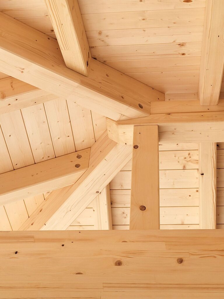 Neubau Bungalow mit Walmdach – Zimmerei & Holzbau Seitz im Spessart