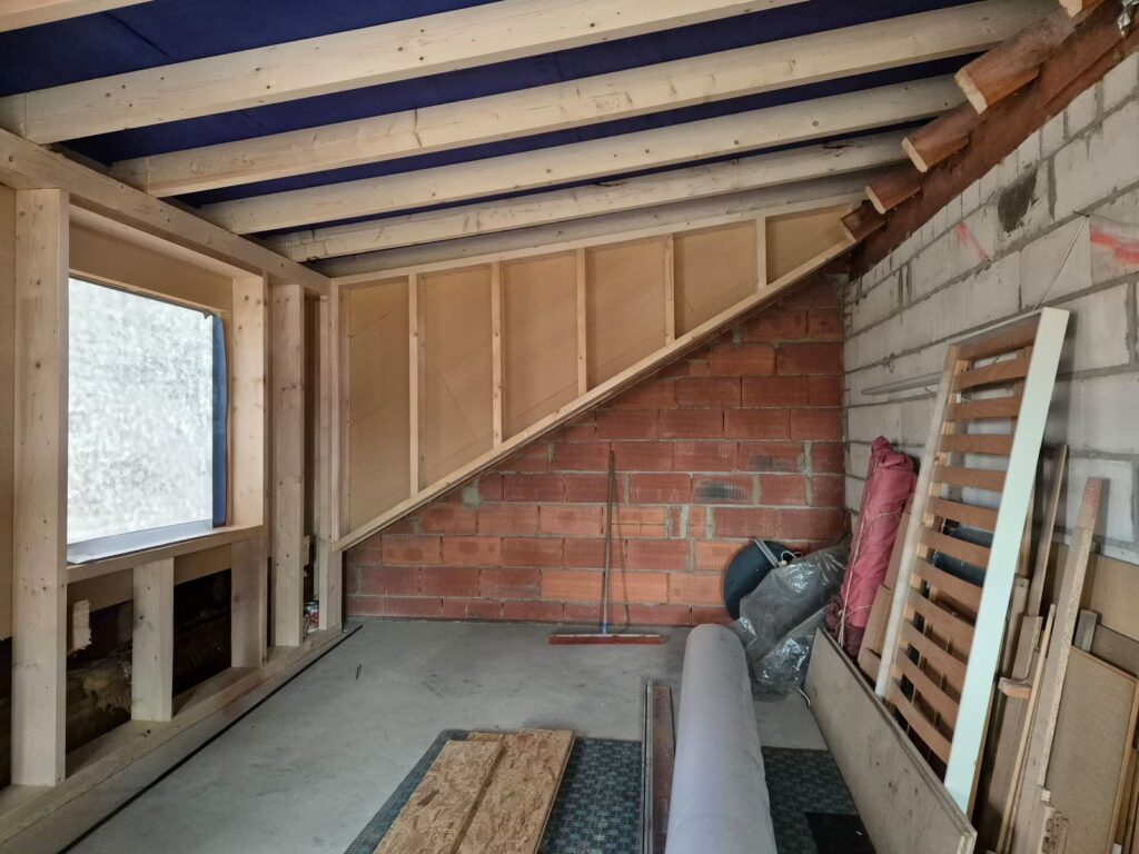 Energetische Dachsanierung mit großer Dachgaube – Zimmerei & Holzbau Seitz im Spessart