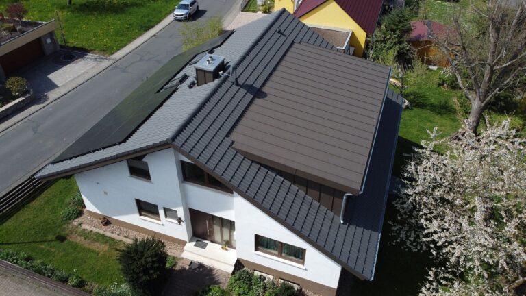 Energetische Dachsanierung mit großer Dachgaube – Zimmerei & Holzbau Seitz im Spessart