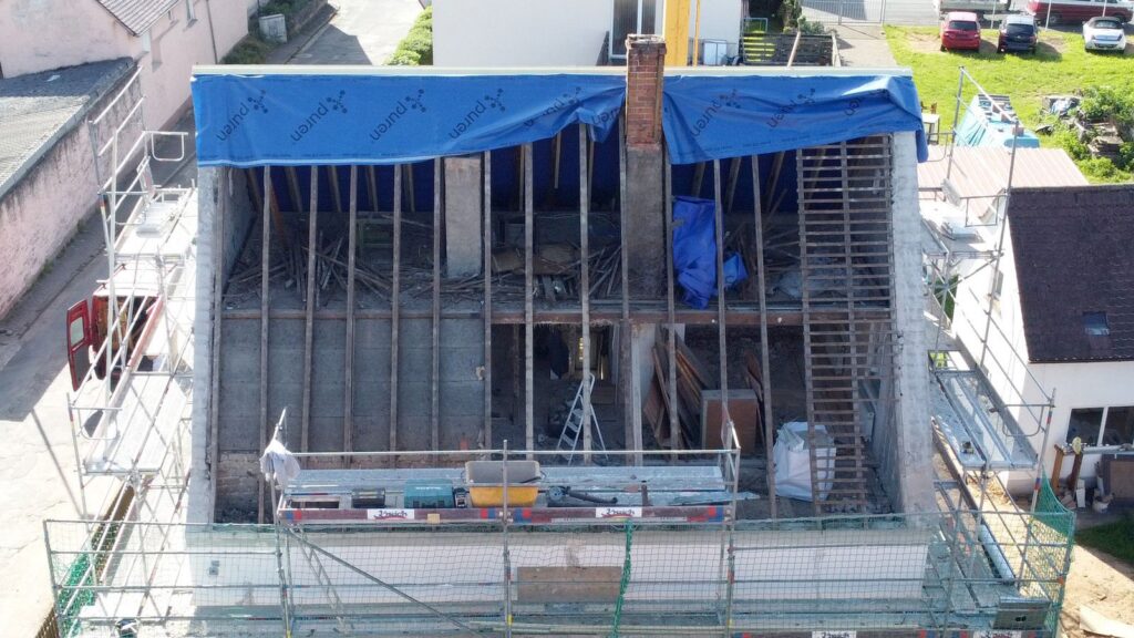 Energetische Dachsanierung mit Holzfassade – Zimmerei & Holzbau Seitz im Spessart