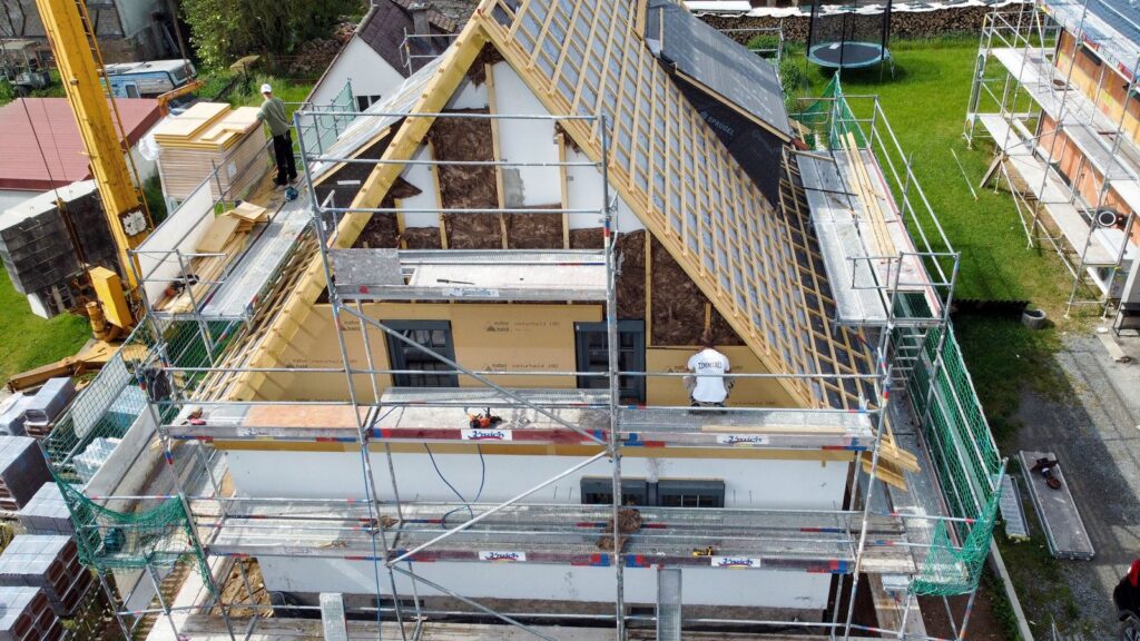Energetische Dachsanierung mit Holzfassade – Zimmerei & Holzbau Seitz im Spessart