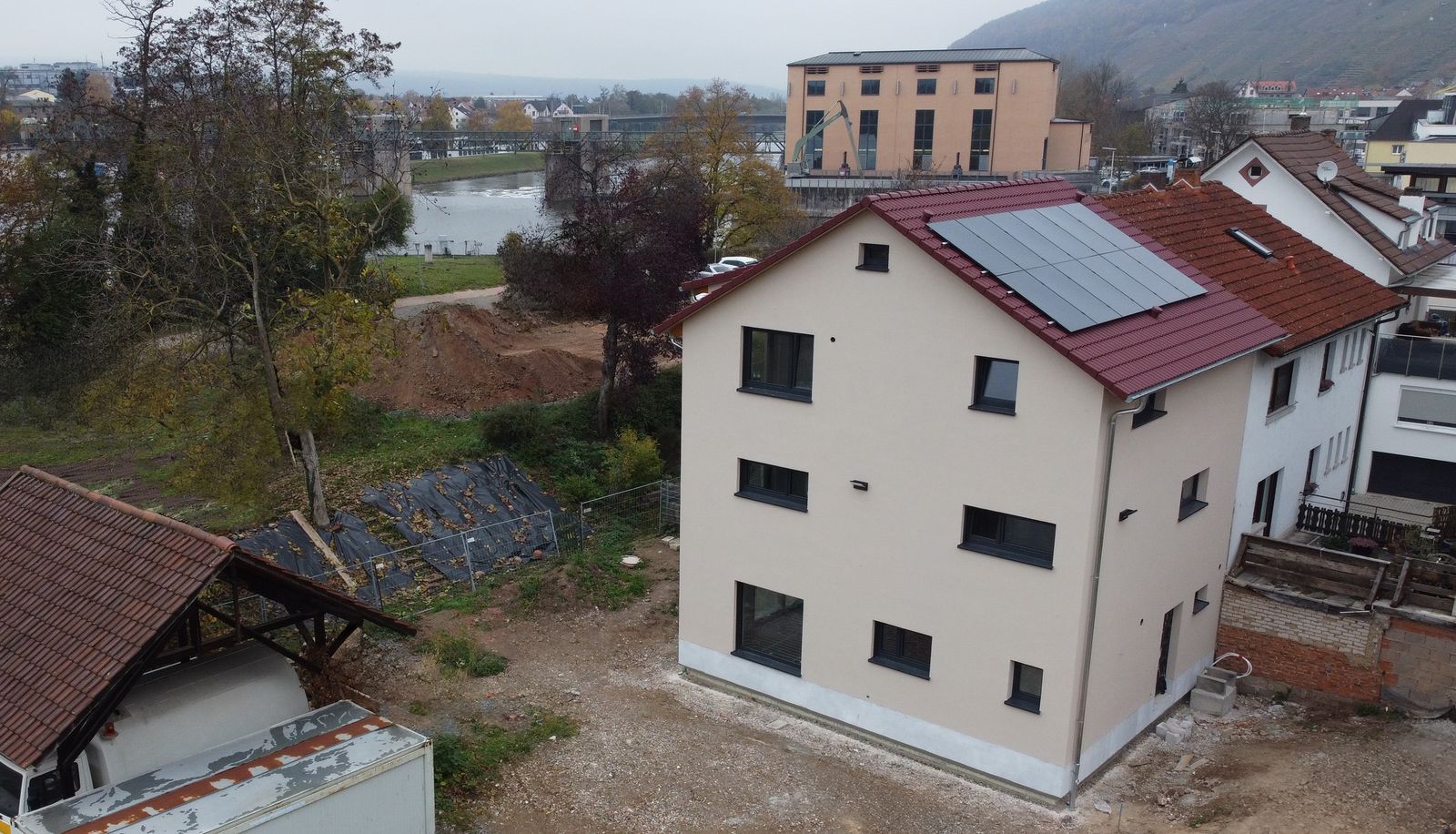 Neubau Doppelhaushälfte mit Satteldach – Zimmerei & Holzbau Seitz im Spessart