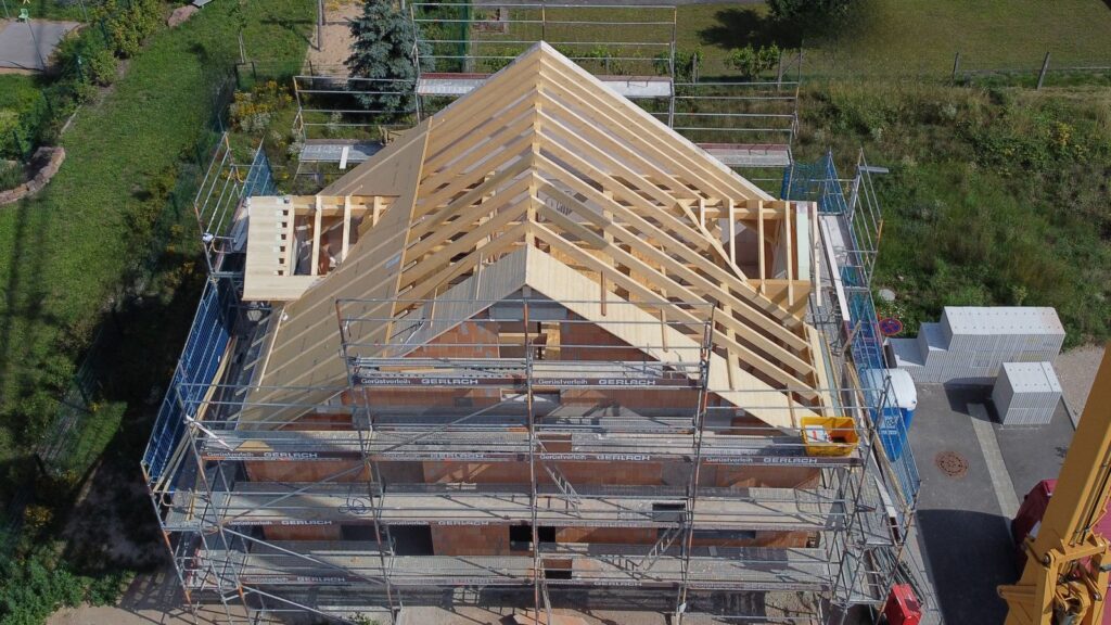 Neubau Doppelhaushälften mit Satteldachgauben – Zimmerei & Holzbau Seitz im Spessart