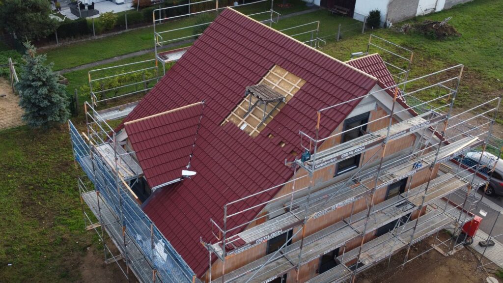 Neubau Doppelhaushälften mit Satteldachgauben – Zimmerei & Holzbau Seitz im Spessart