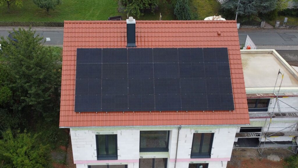 Neubau Einfamilienhaus mit Dachgaube – Zimmerei & Holzbau Seitz im Spessart