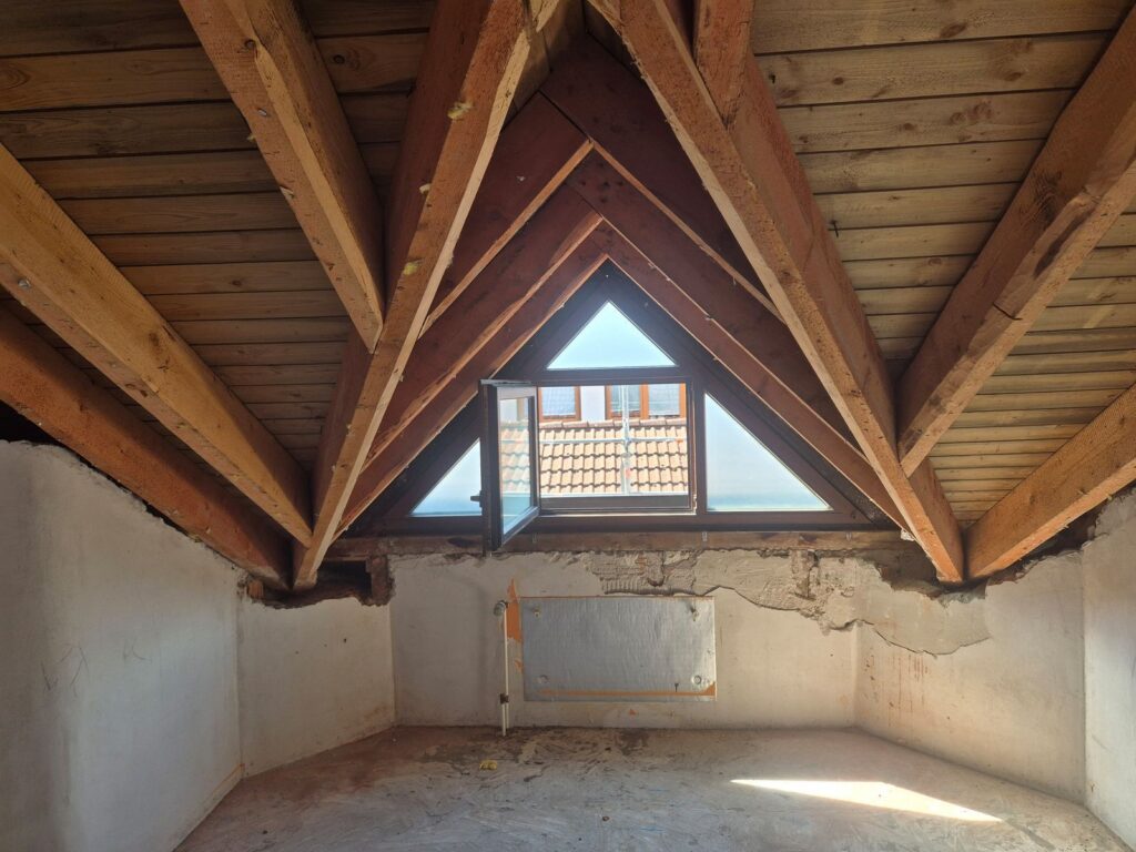 Neubau zweier Schleppdachgauben – Zimmerei & Holzbau Seitz im Spessart