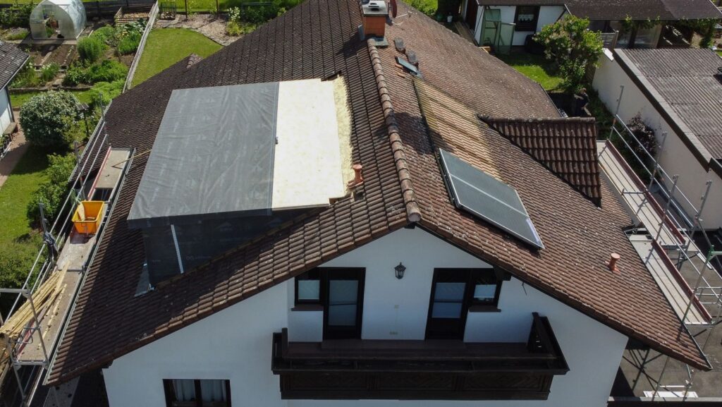 Neubau zweier Schleppdachgauben – Zimmerei & Holzbau Seitz im Spessart