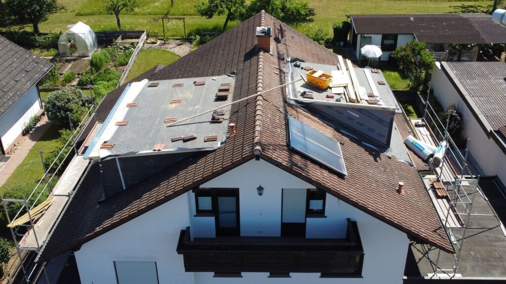 Neubau zweier Schleppdachgauben – Zimmerei & Holzbau Seitz im Spessart