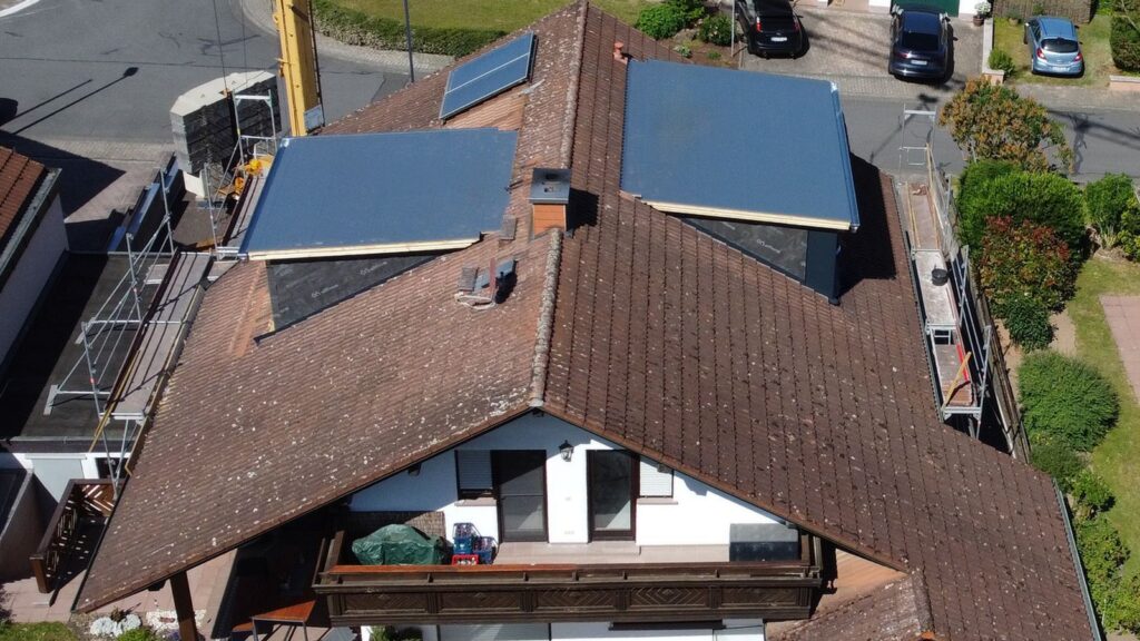 Neubau zweier Schleppdachgauben – Zimmerei & Holzbau Seitz im Spessart